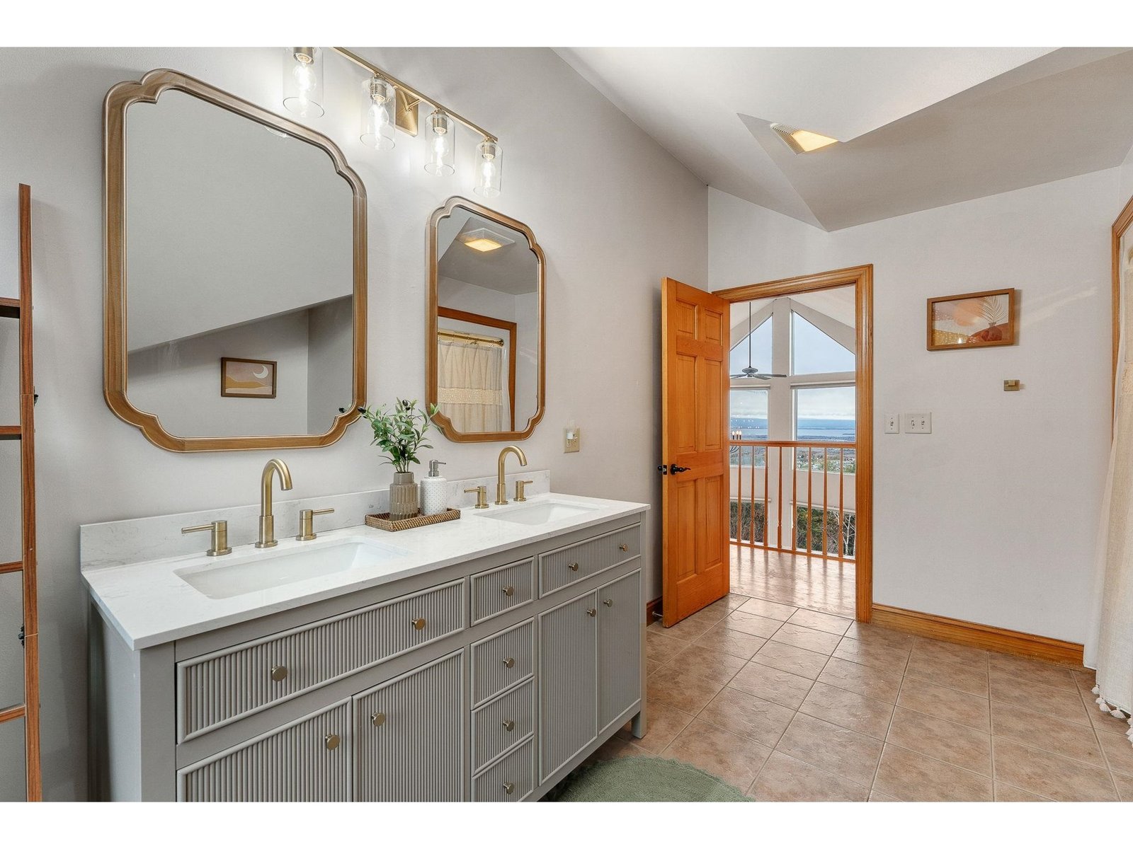 135 Hillcrest Heights