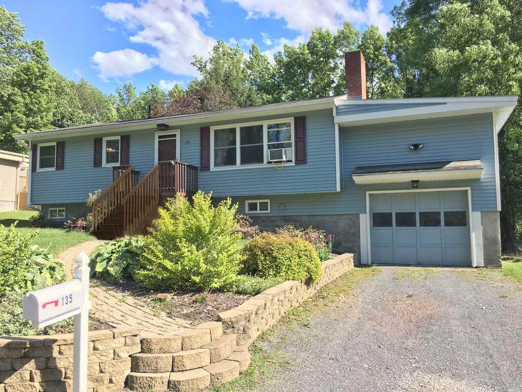 135 Lakeview Drive