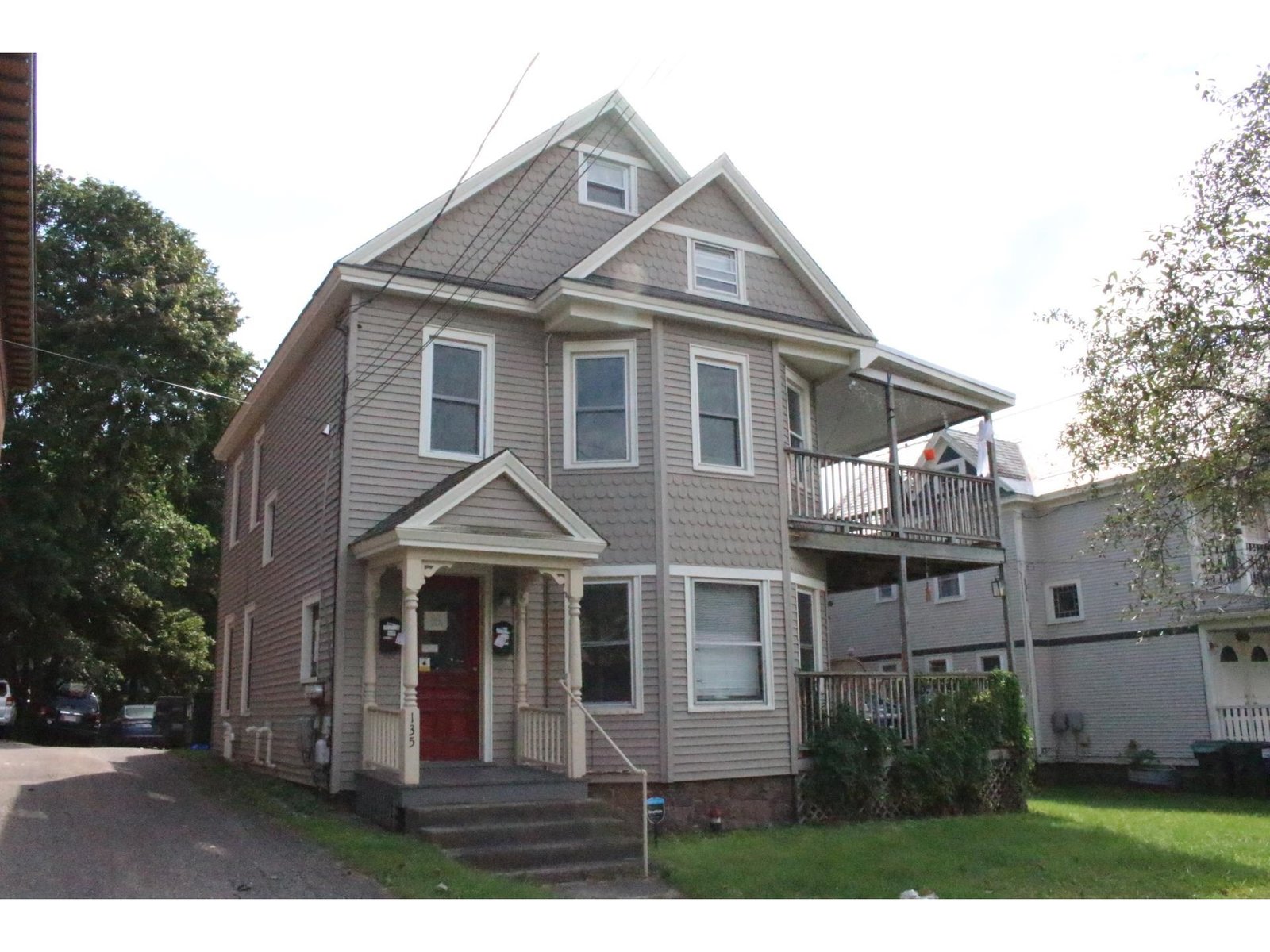 135 Loomis Street