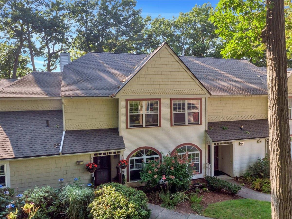 135 Northshore Drive, Burlington