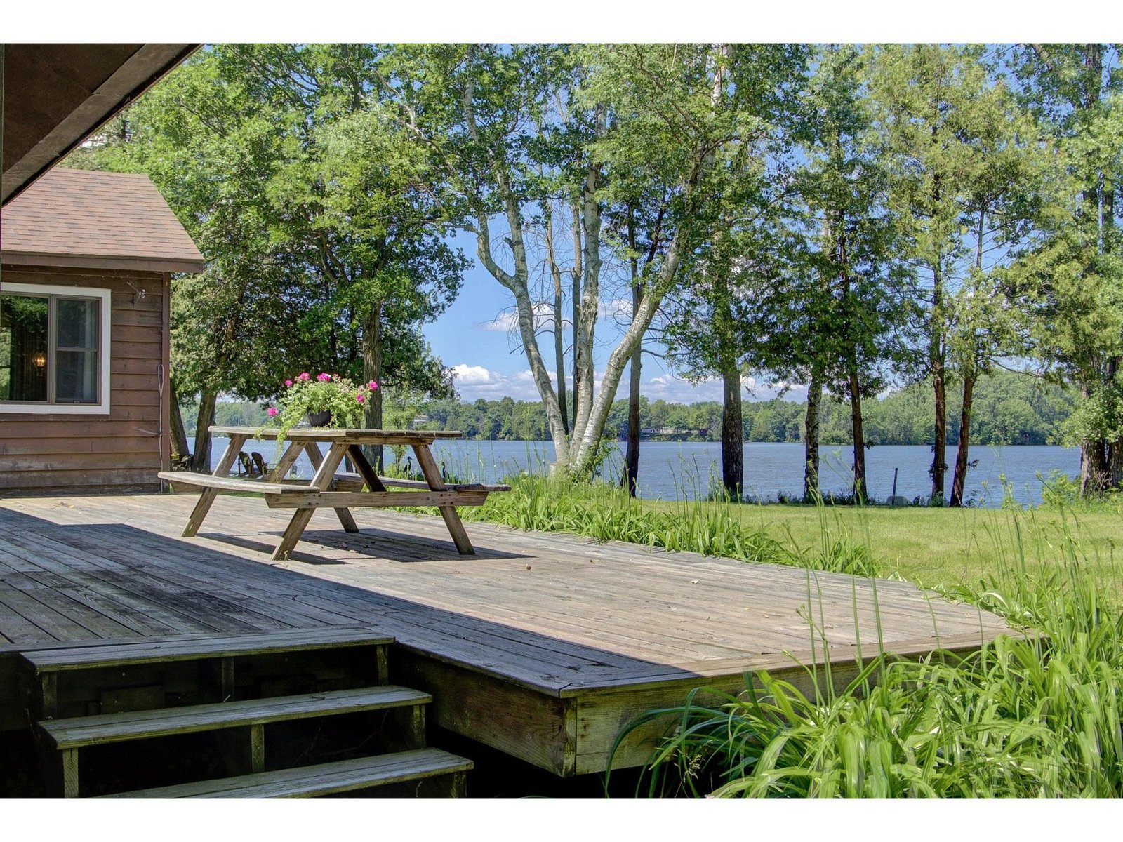 135 Savage Point North
