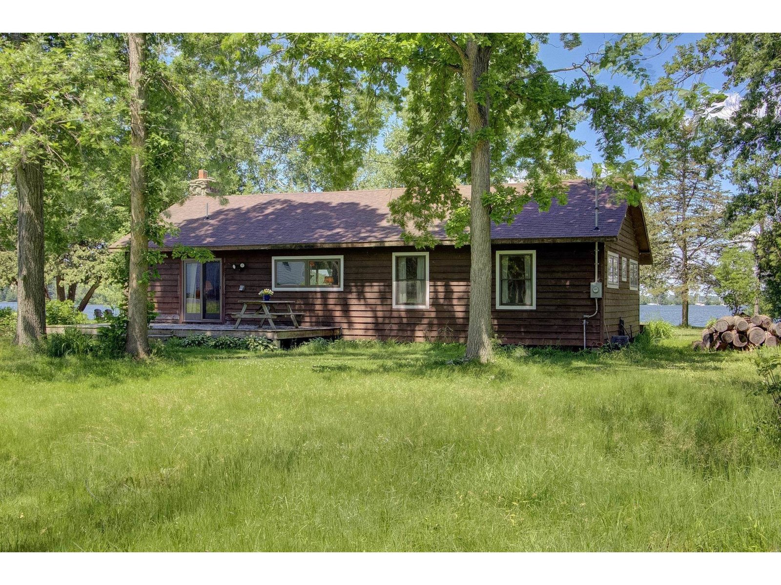135 Savage Point North