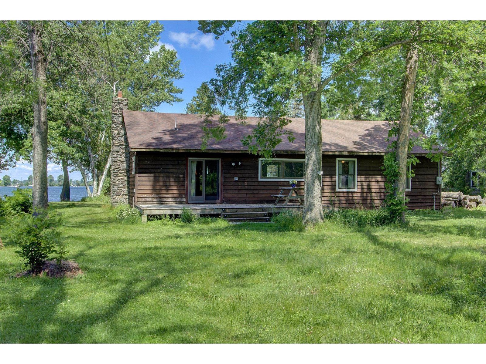 135 Savage Point North