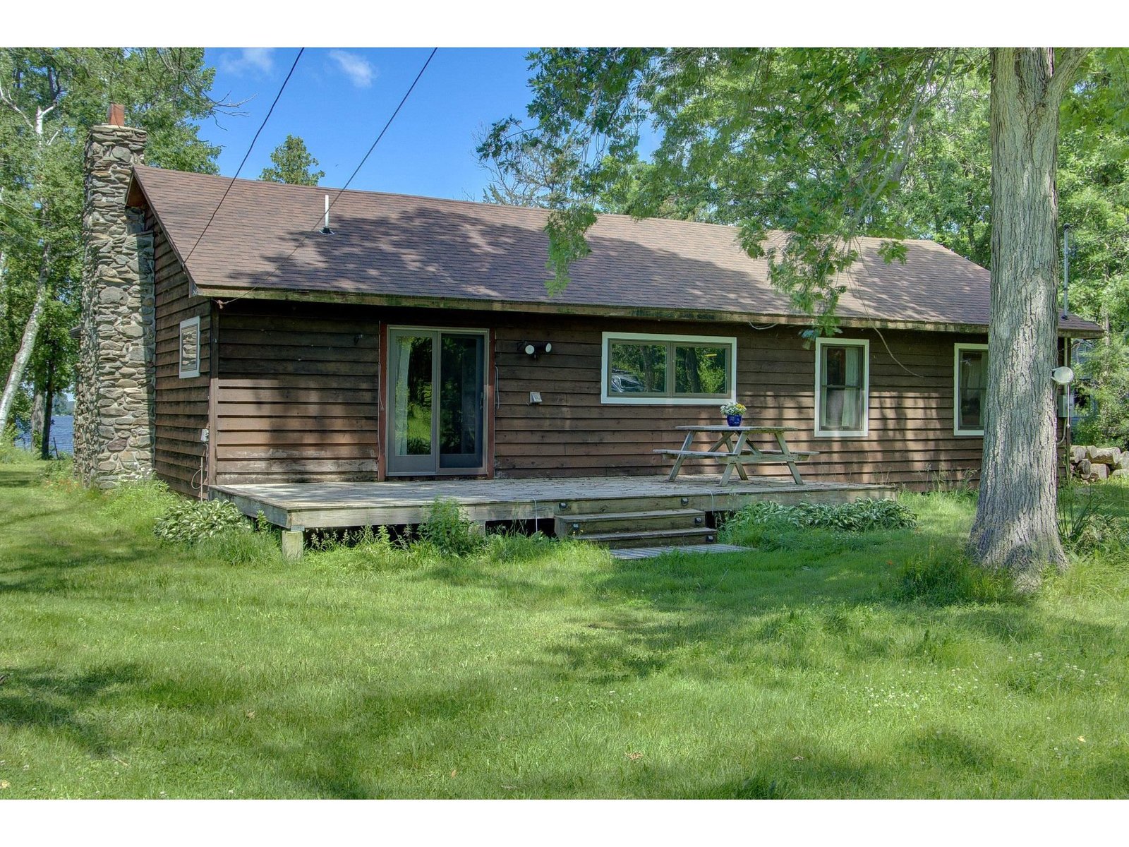 135 Savage Point North