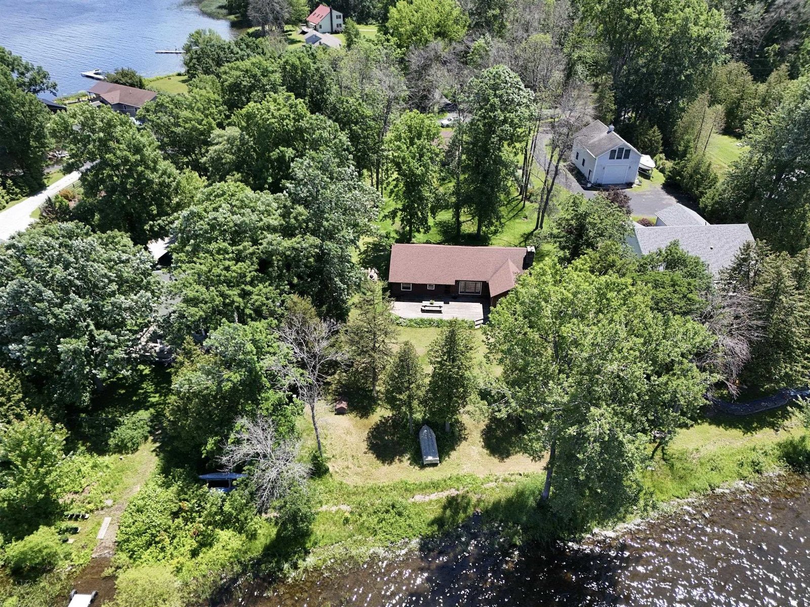 135 Savage Point North