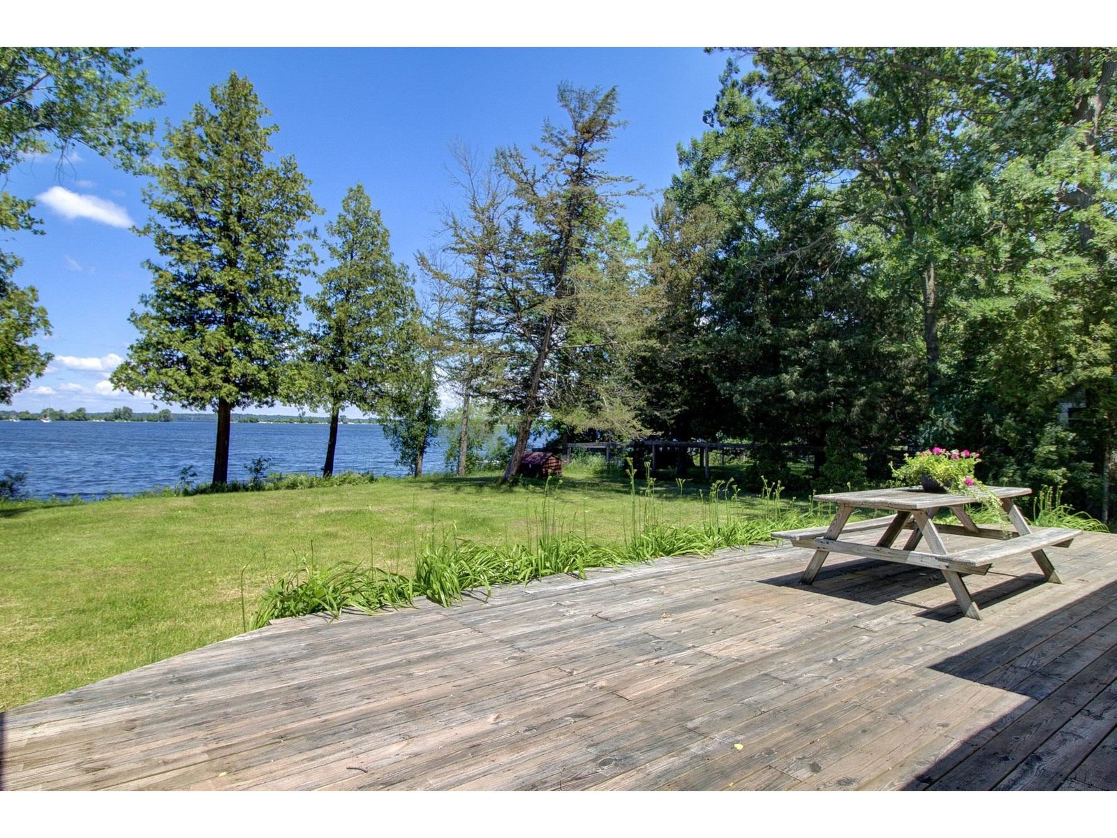 135 Savage Point North