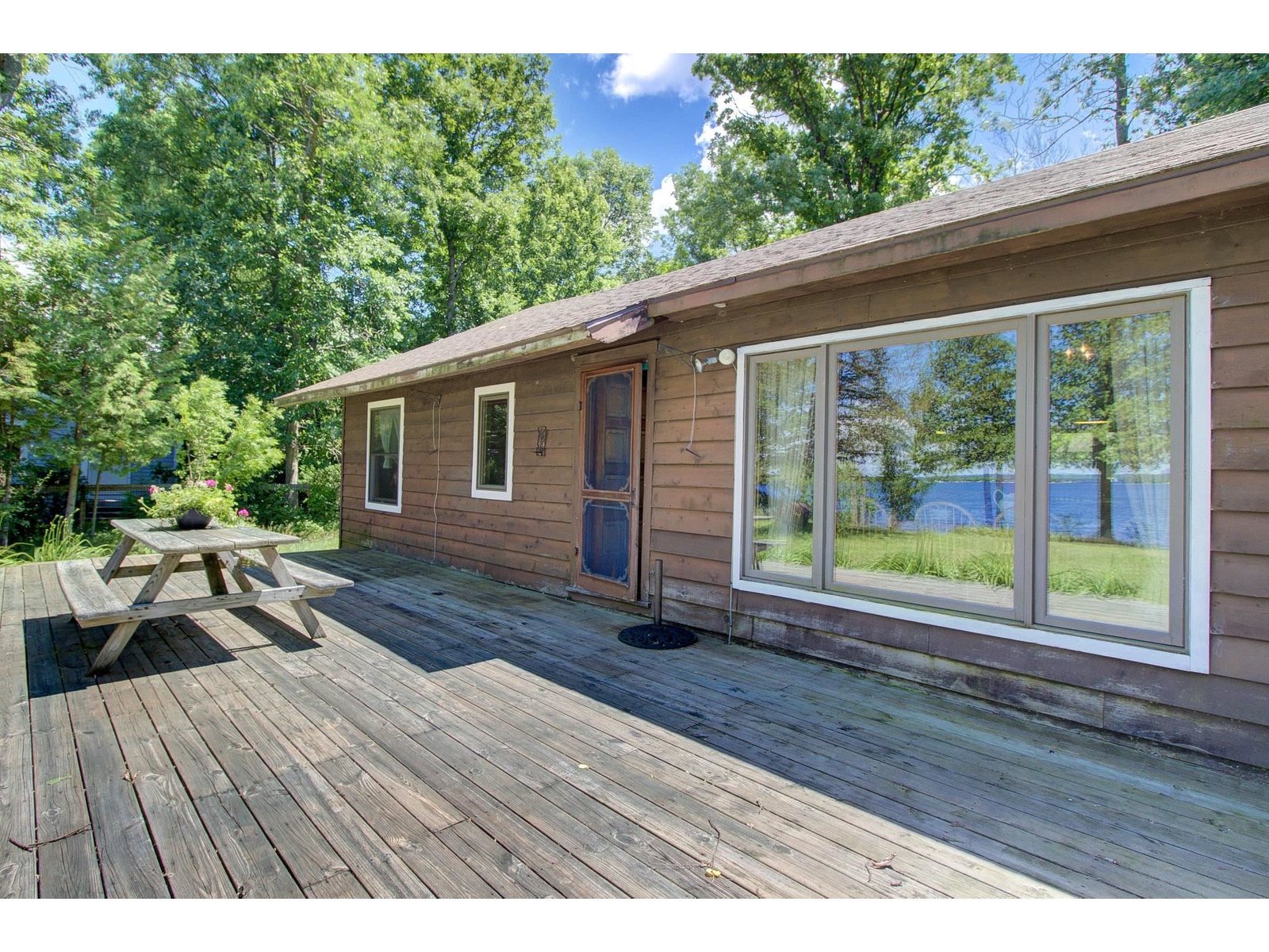 135 Savage Point North