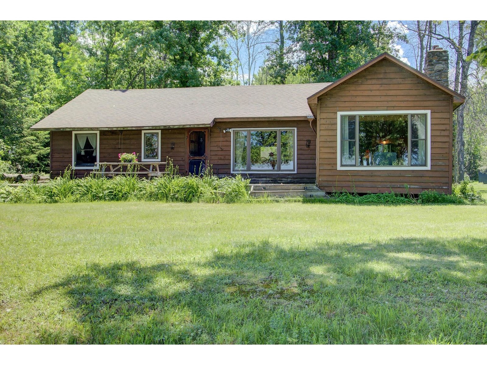 135 Savage Point North