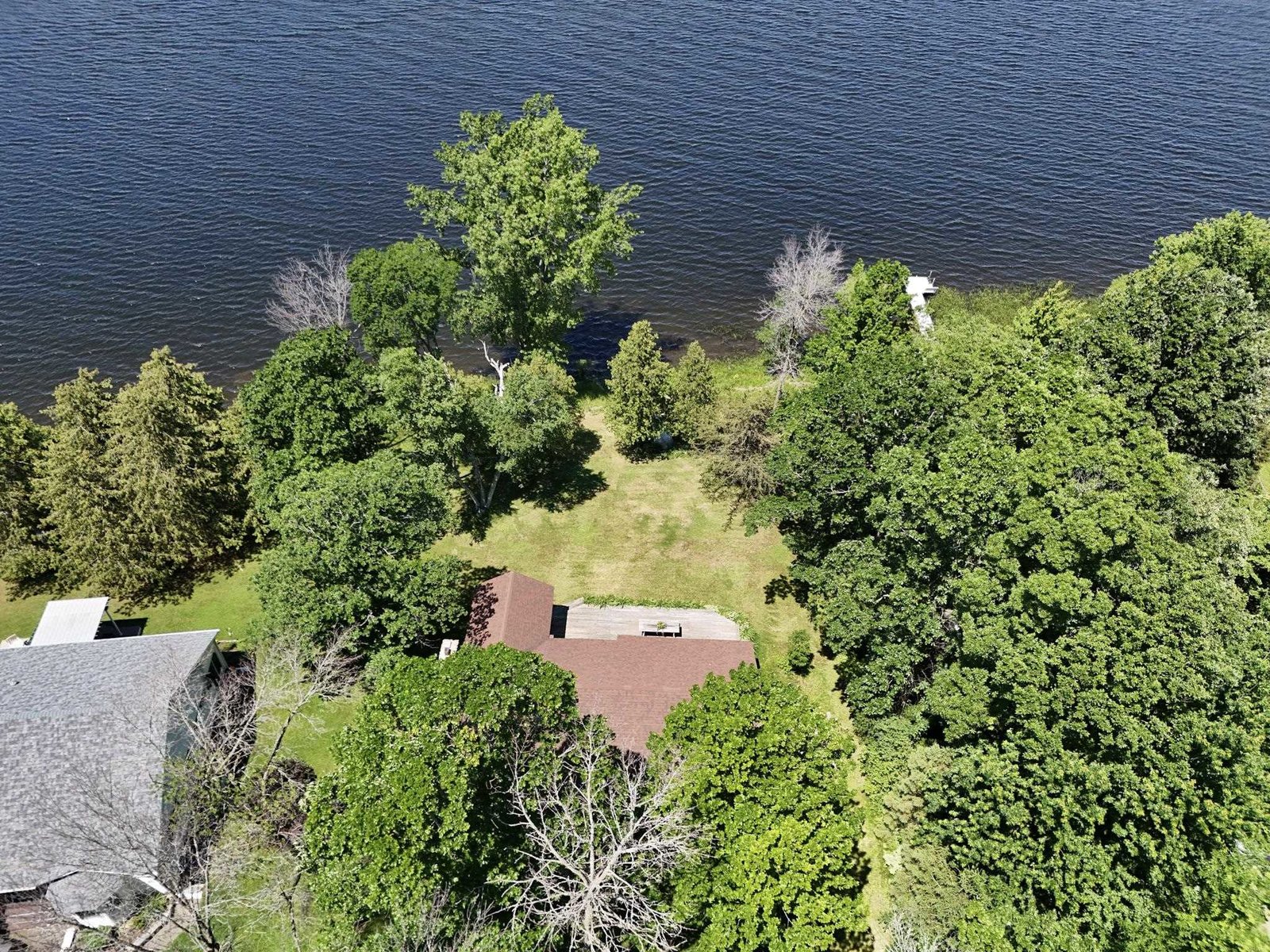 135 Savage Point North
