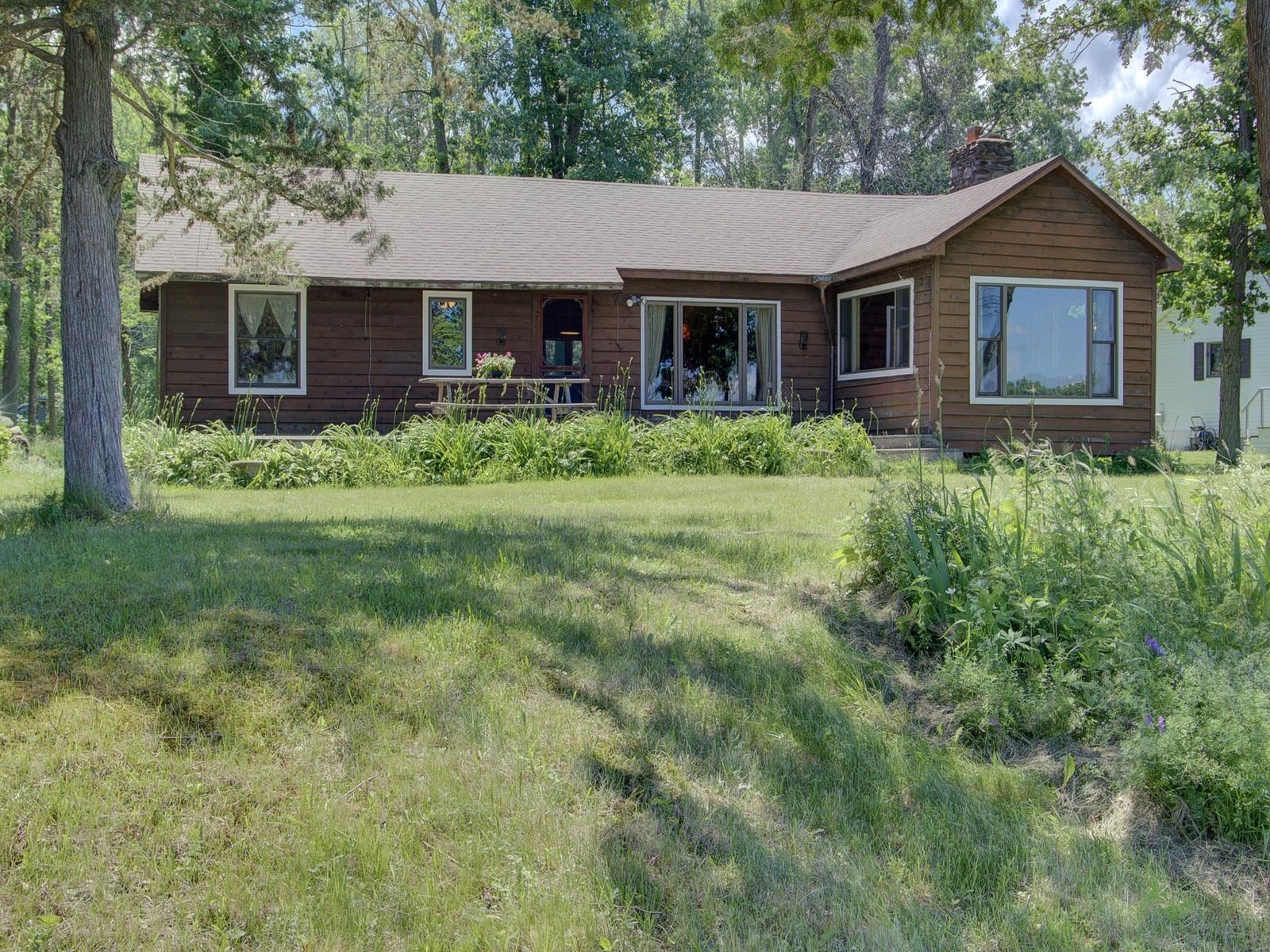 135 Savage Point North