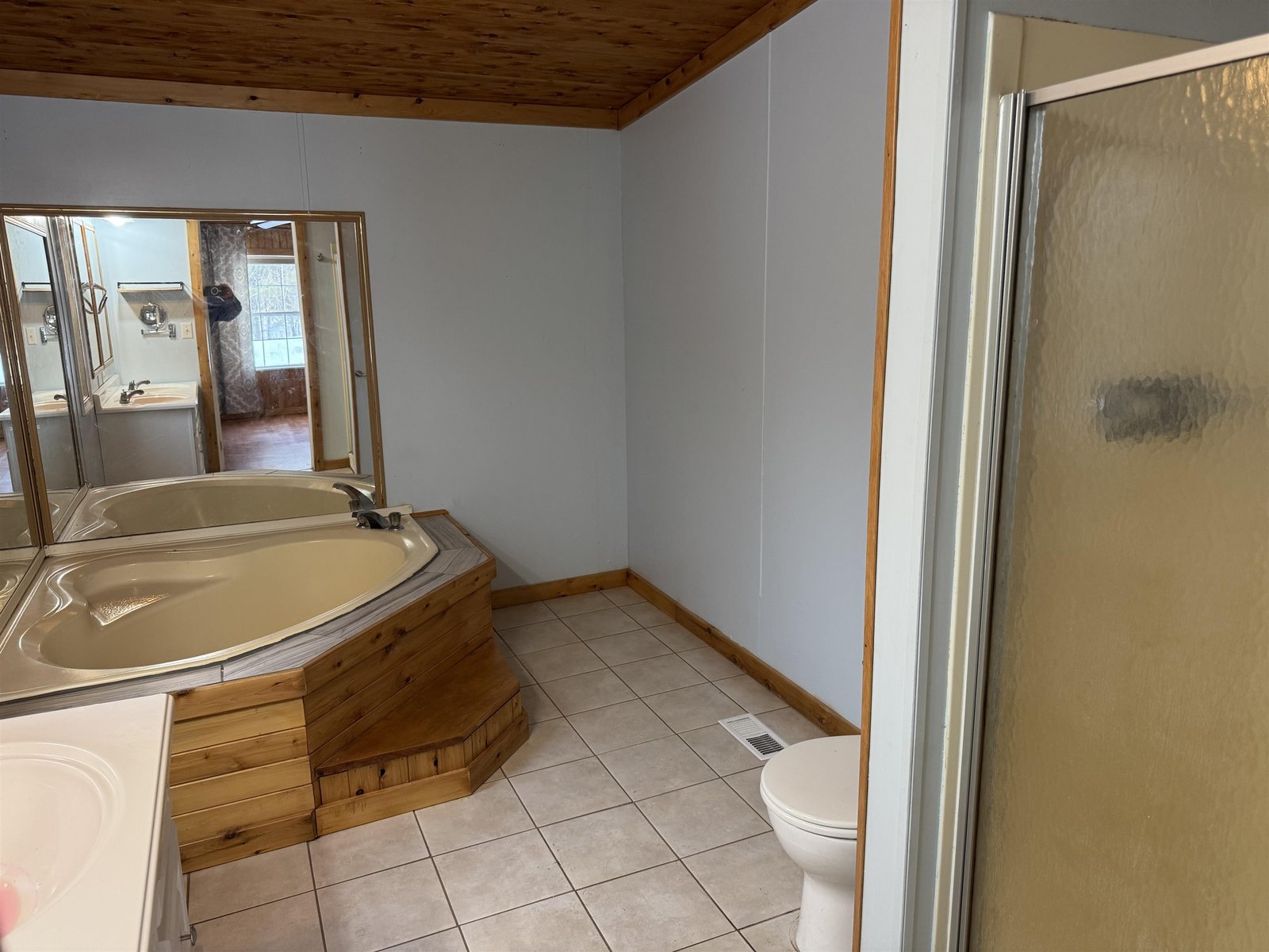 1352 Mud Hollow Road