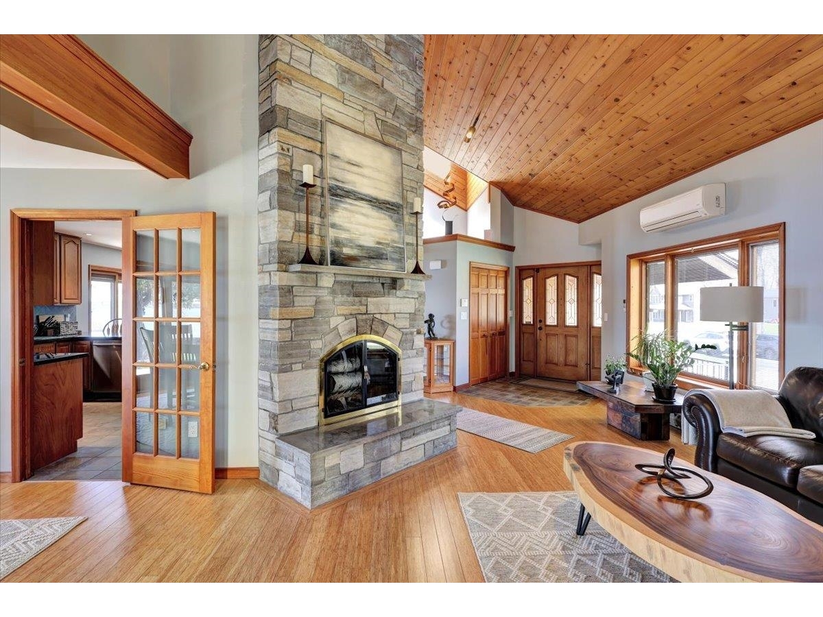 1360 Windmill Point Road