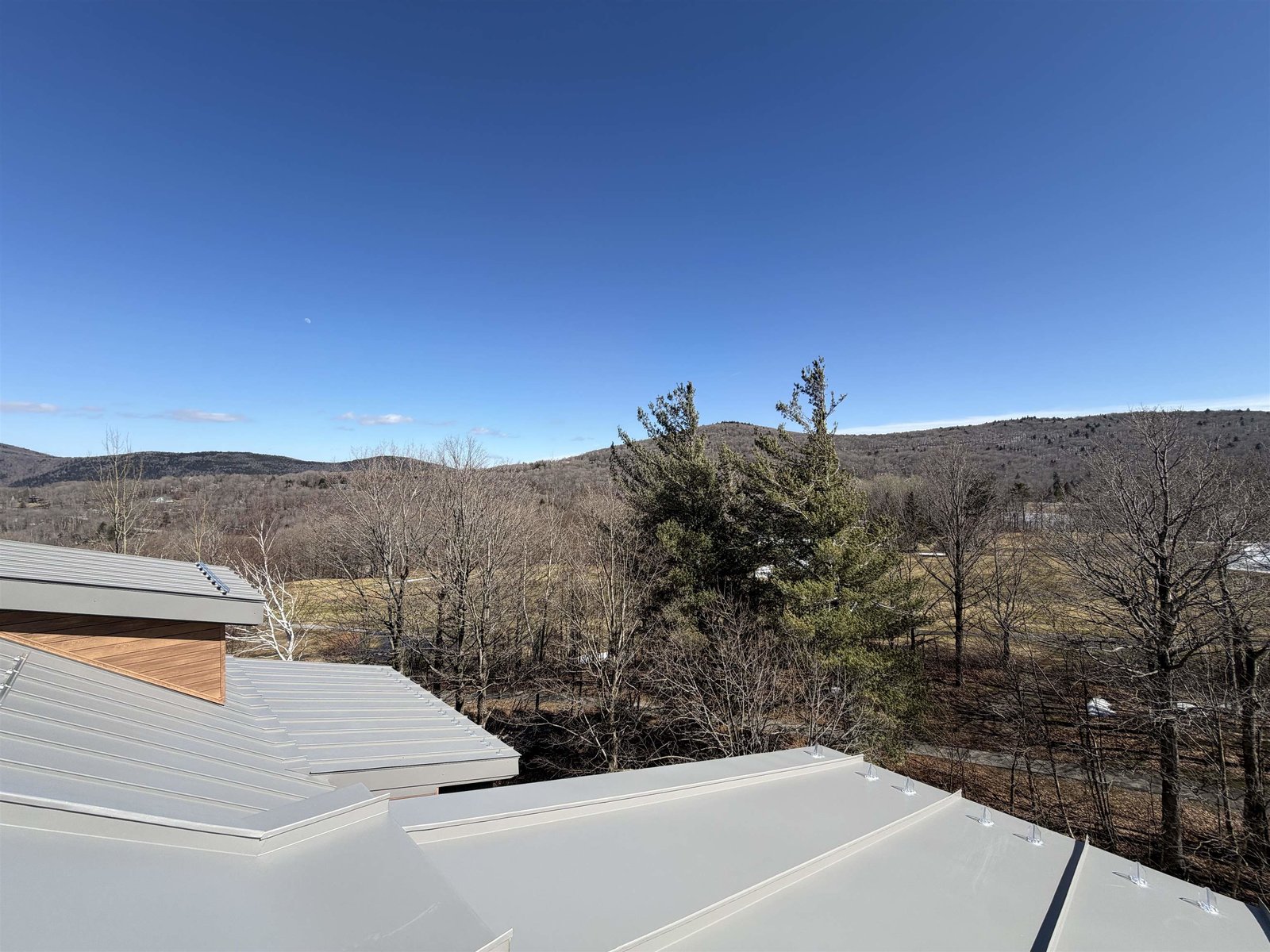 137 East Mountain Road, Unit 2G4