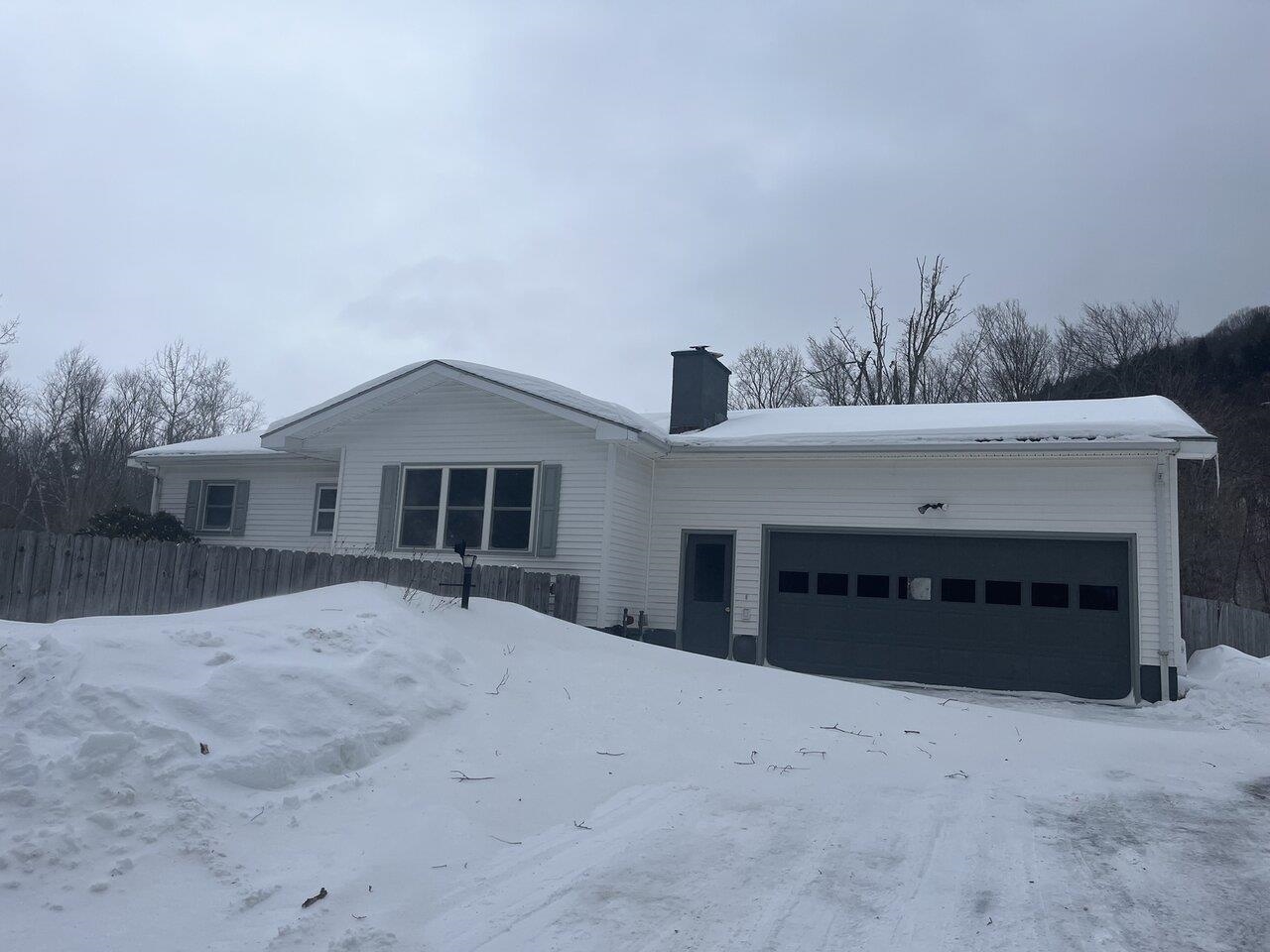 1371 Leary Road