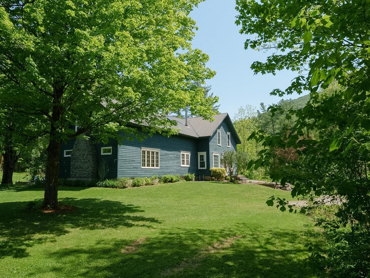 1376 Wes White Hill