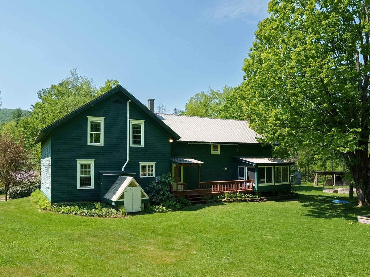 1376 Wes White Hill