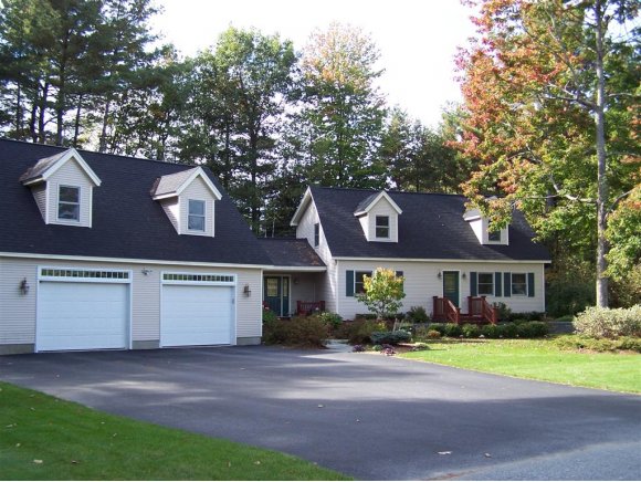 138 Meadowood Dr