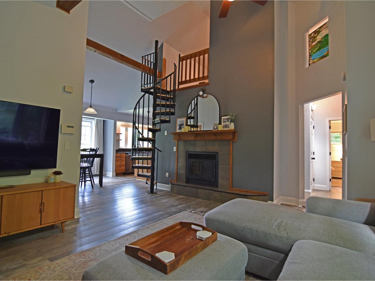 1389 Notch Road