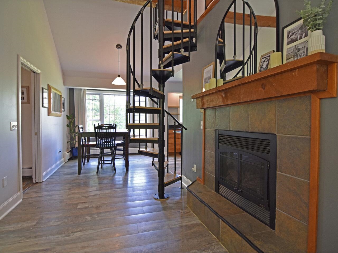1389 Notch Road