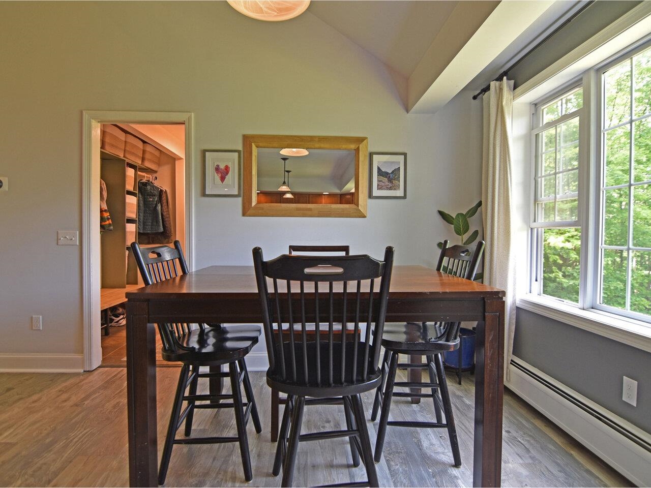 1389 Notch Road