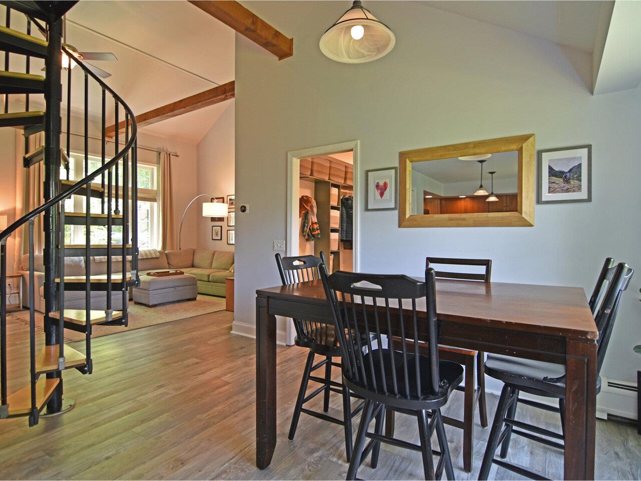 1389 Notch Road