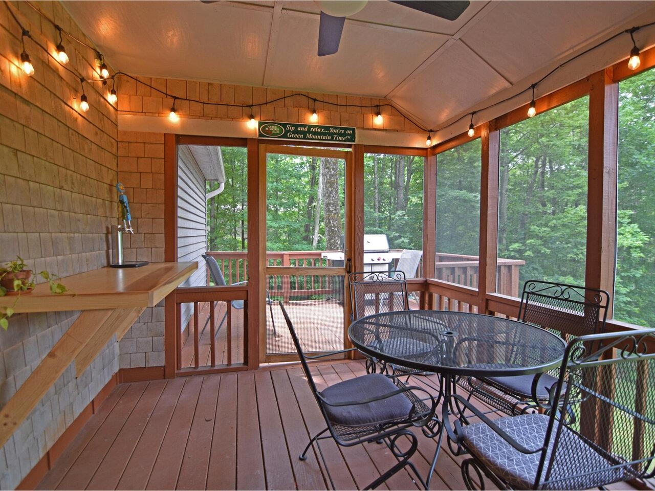1389 Notch Road