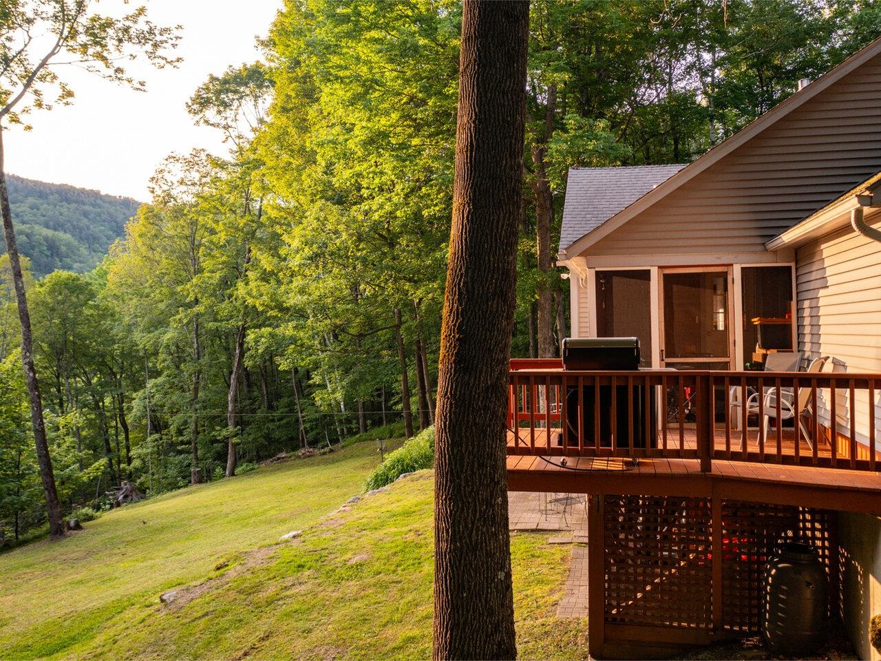 1389 Notch Road