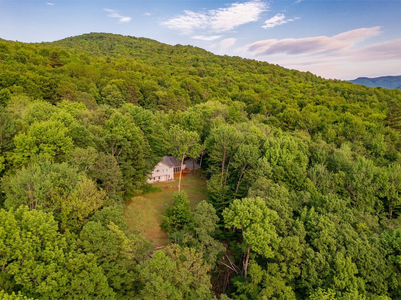 1389 Notch Road