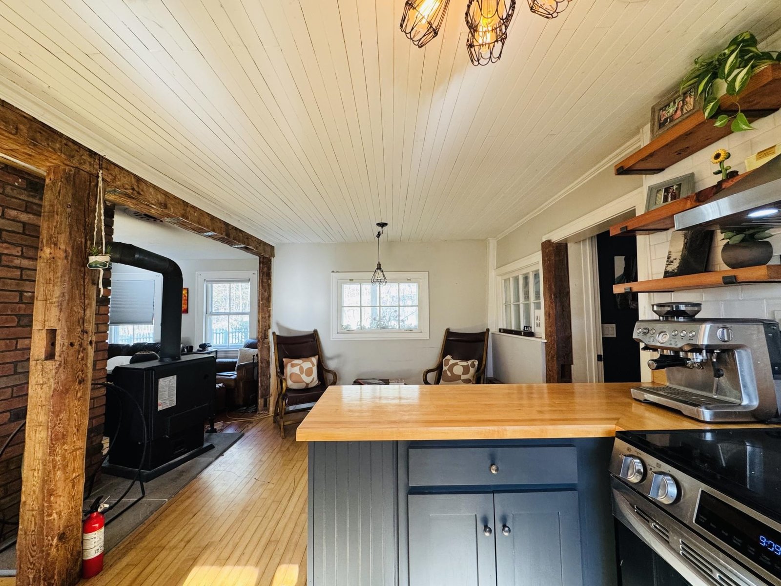 1396 Pond Road