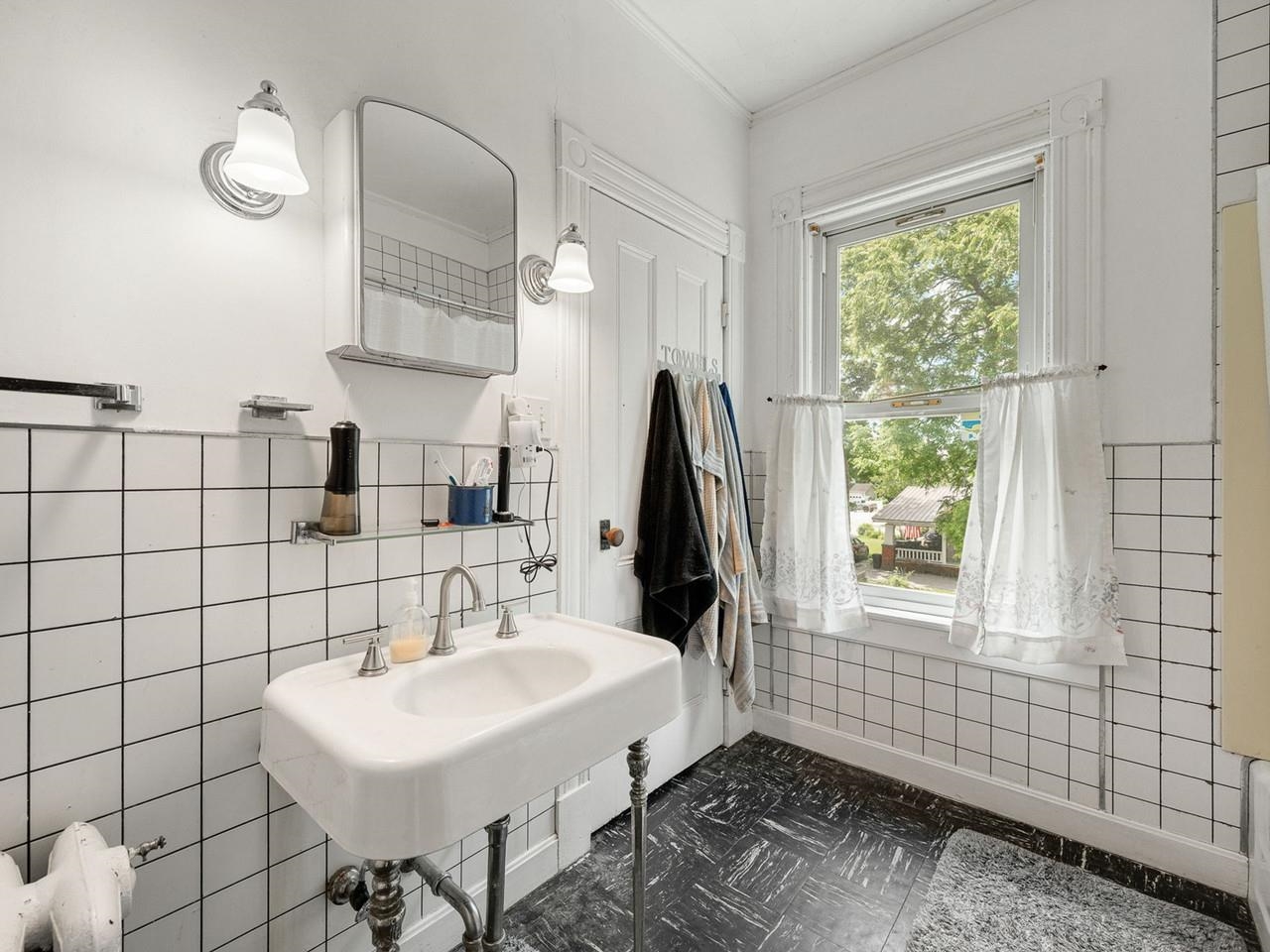 2nd floor full bath