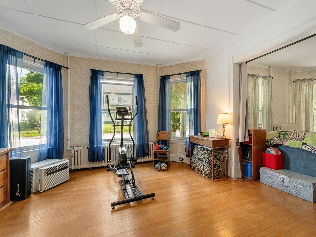 Formal dining room