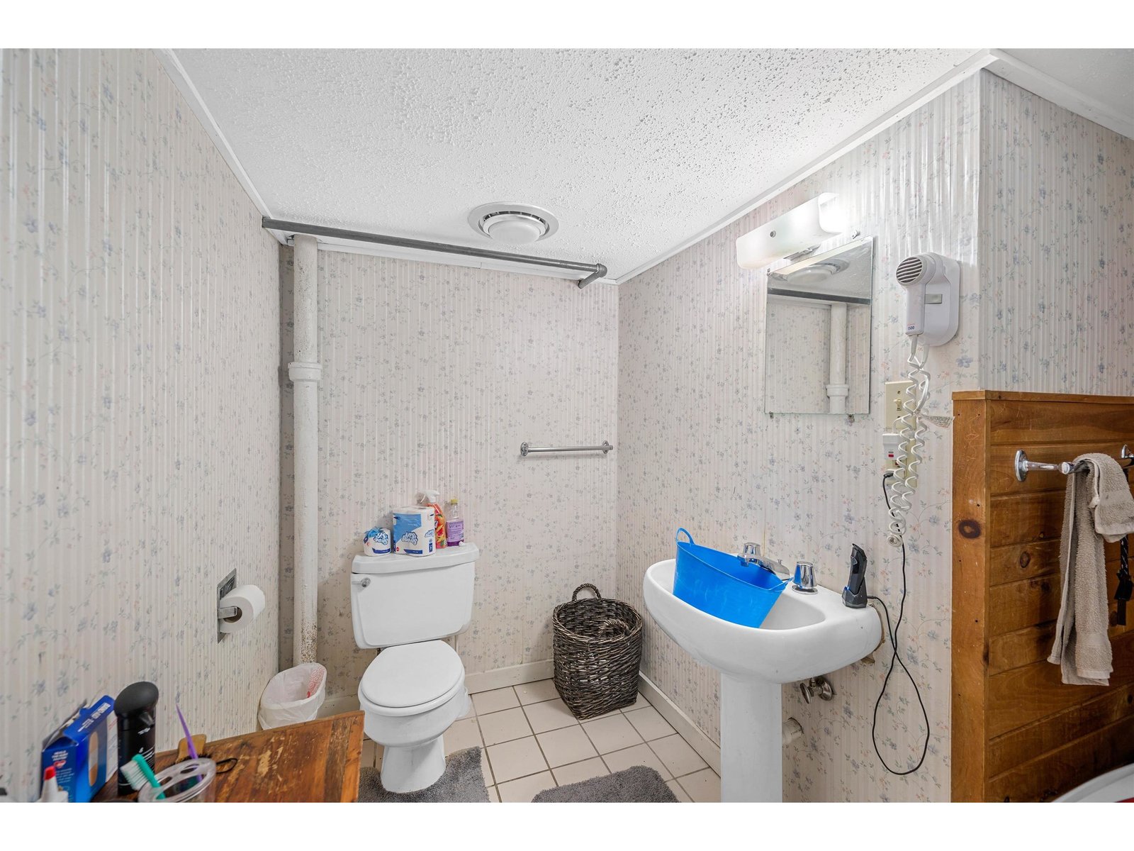 14 Barrows Road