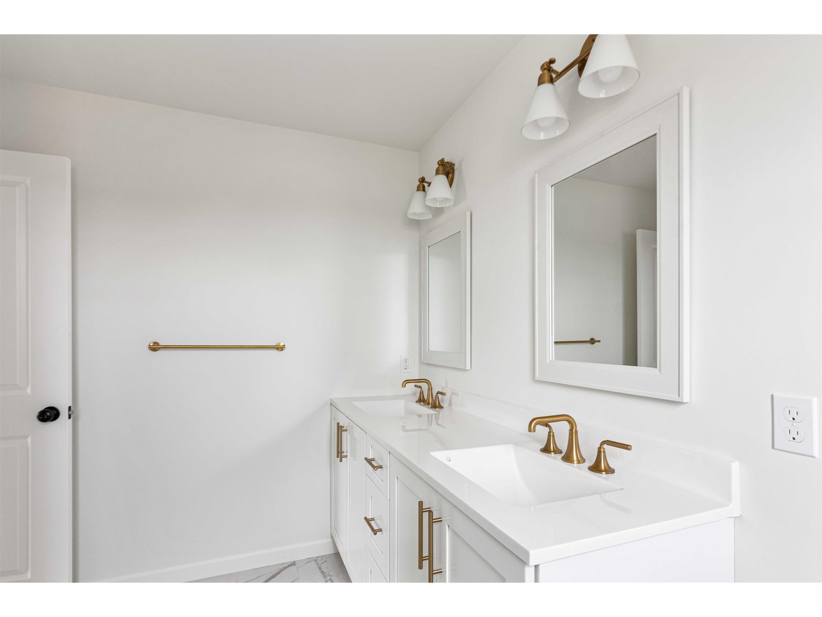 14 Dogwood Circle, Unit 14L Gray