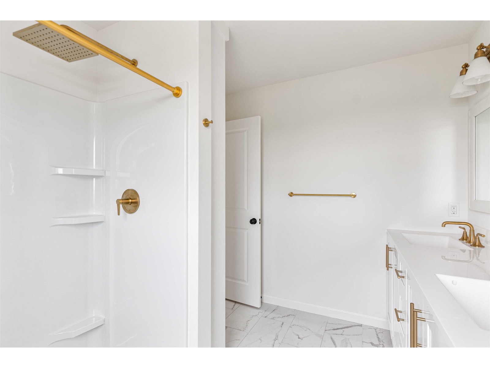 14 Dogwood Circle, Unit 14L Gray