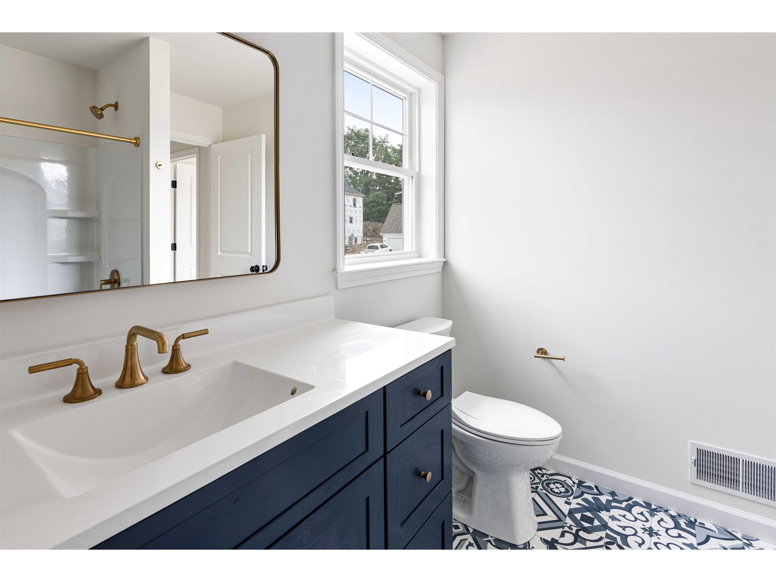 14 Dogwood Circle, Unit 14L Gray