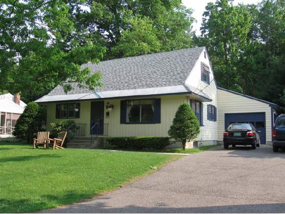 14 Edgewood Dr