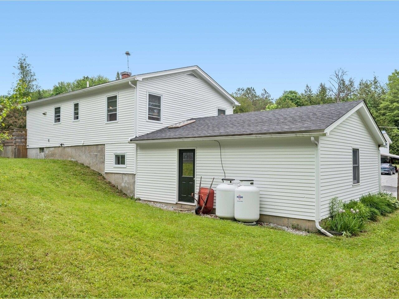 14 Lague Lane