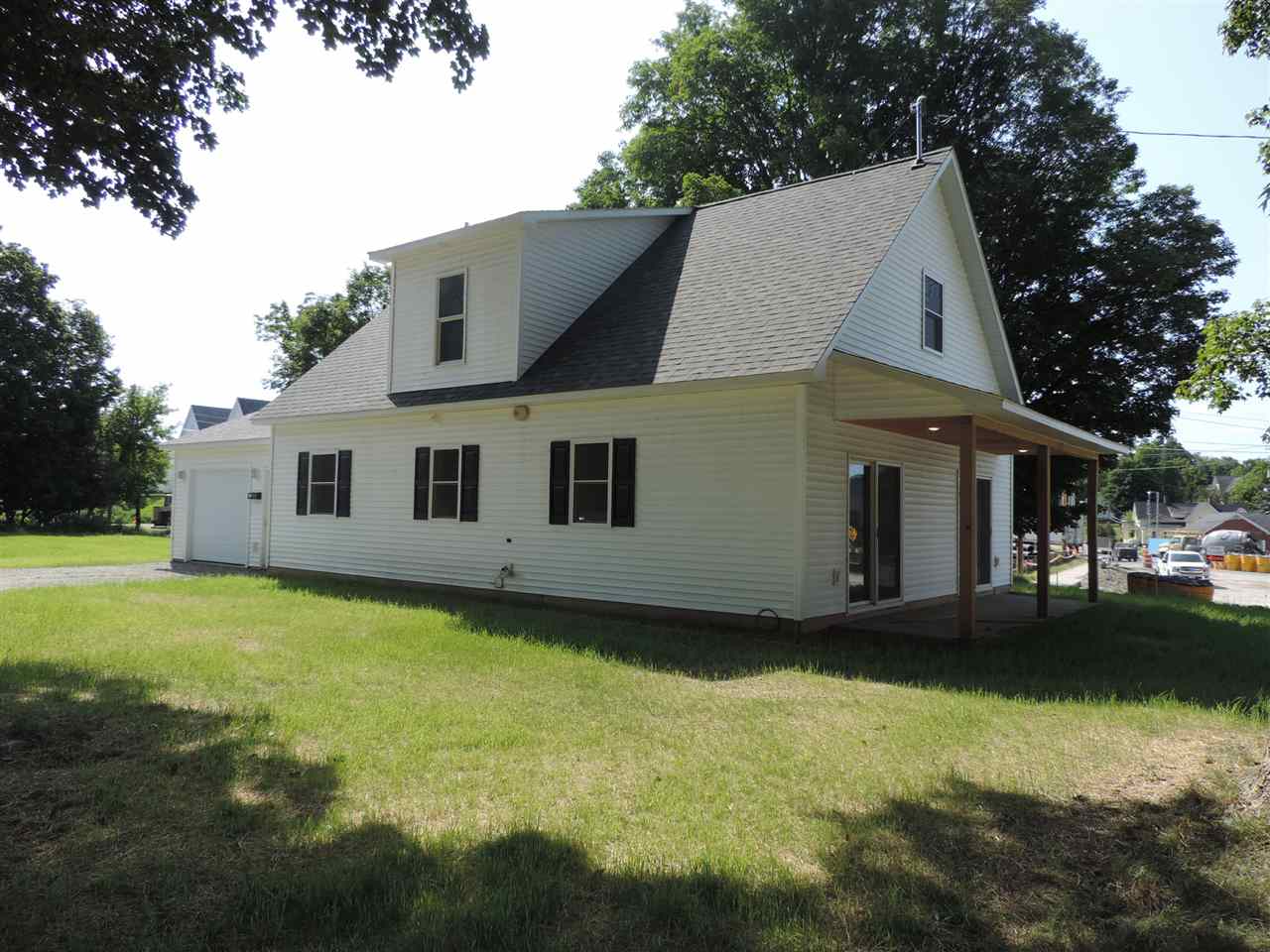 14 Memorial Square