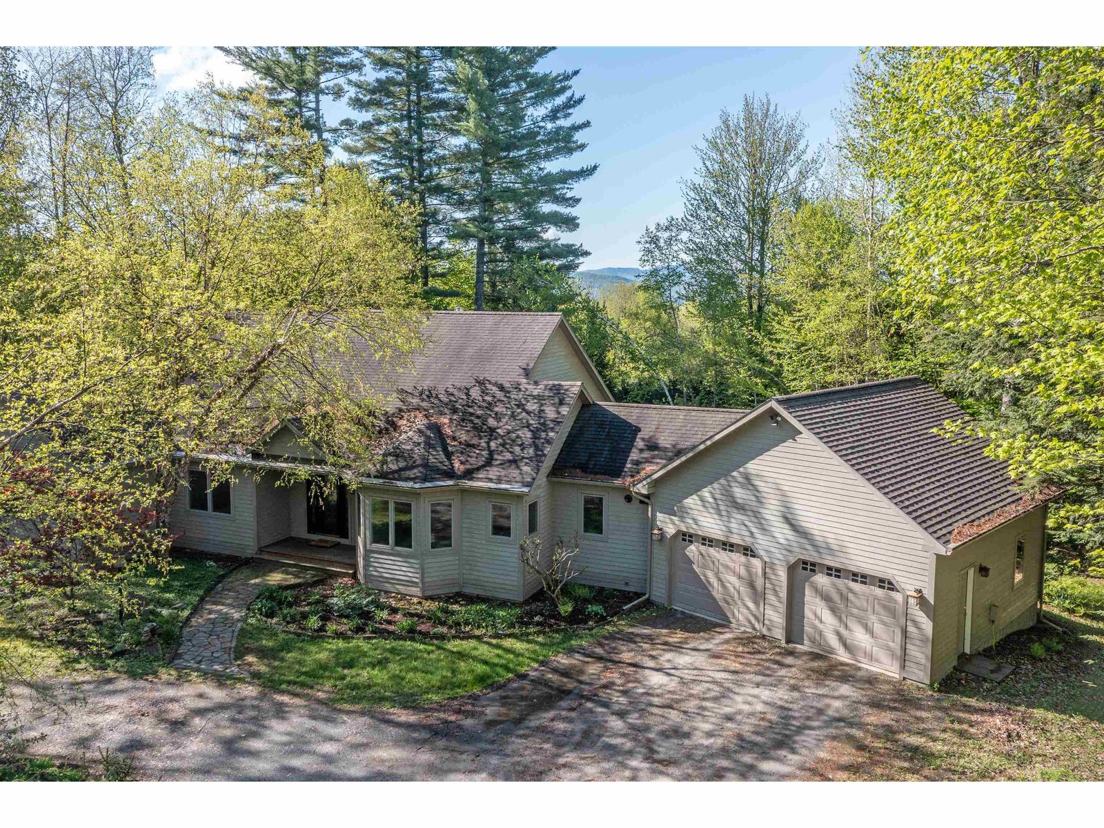14 North Pinnacle Ridge Road