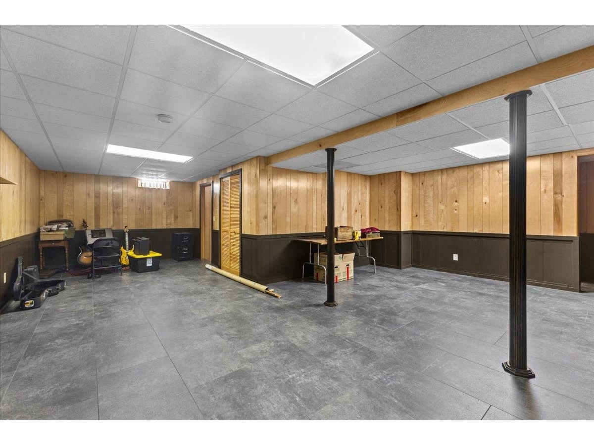 14 Spruce Lane