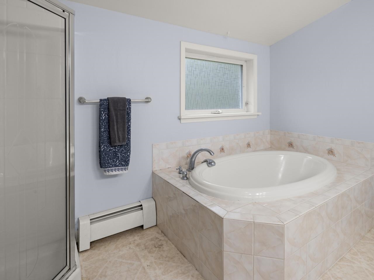 Soaking tub & shower