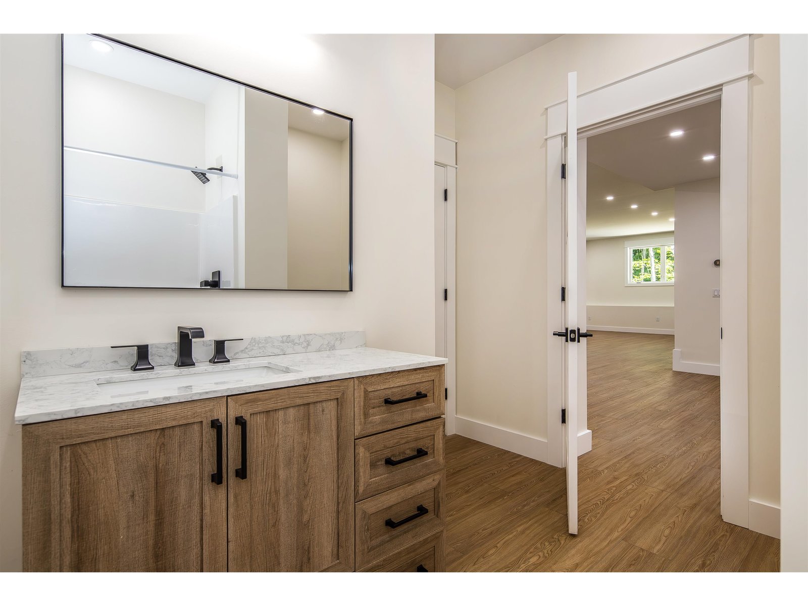 Wonderful details and choice of fixtures