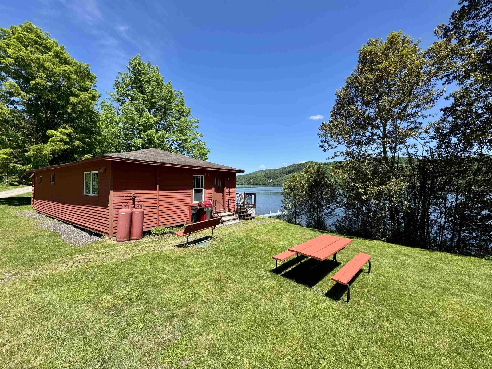 140 Lakeside Lane