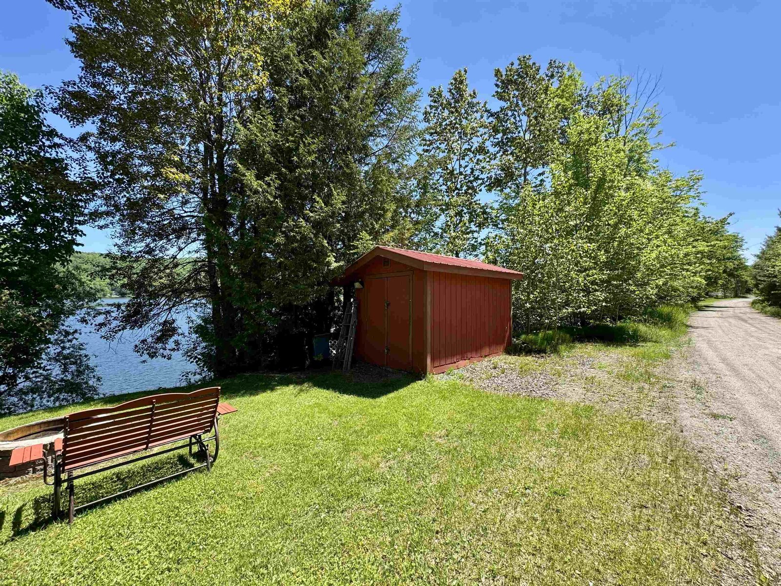 140 Lakeside Lane
