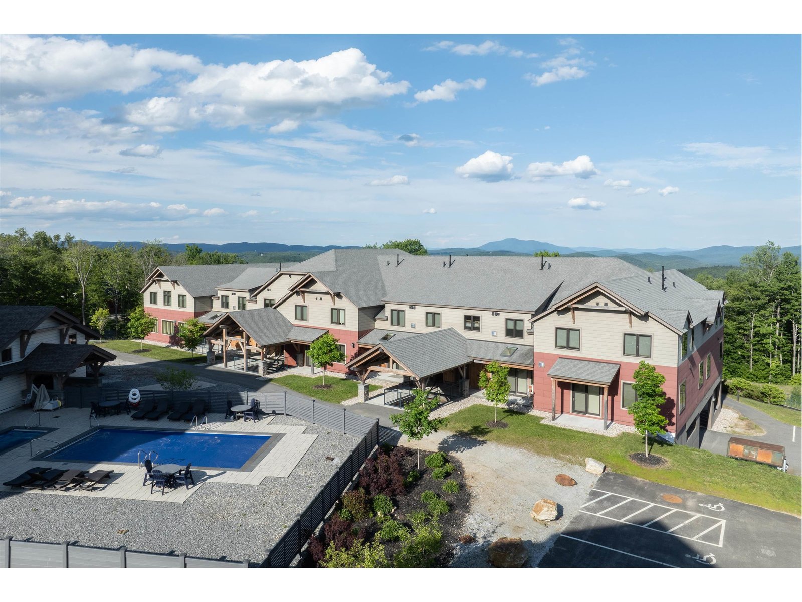 140 Lodge Road, Unit 3