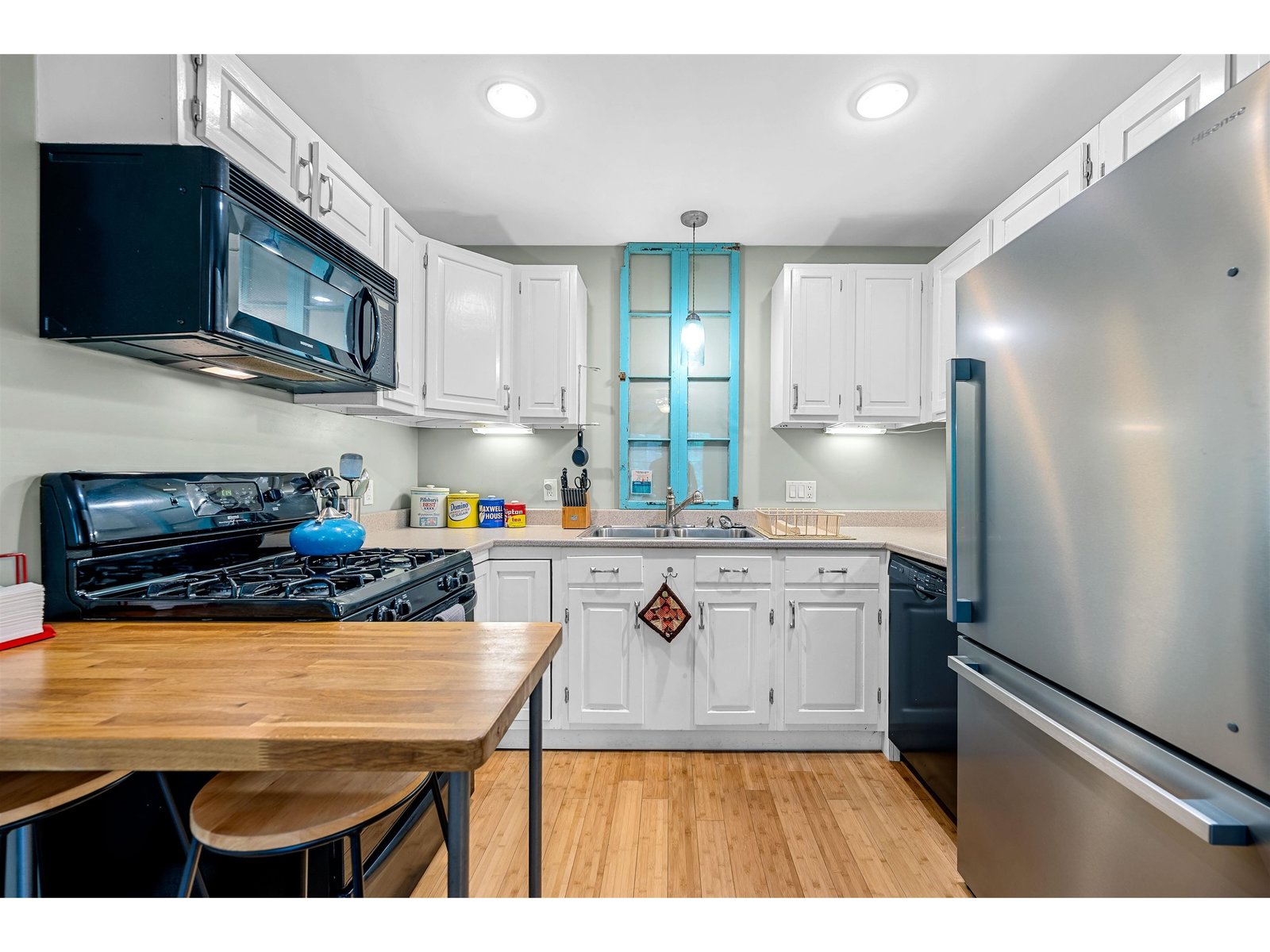 Apartment Kitchen