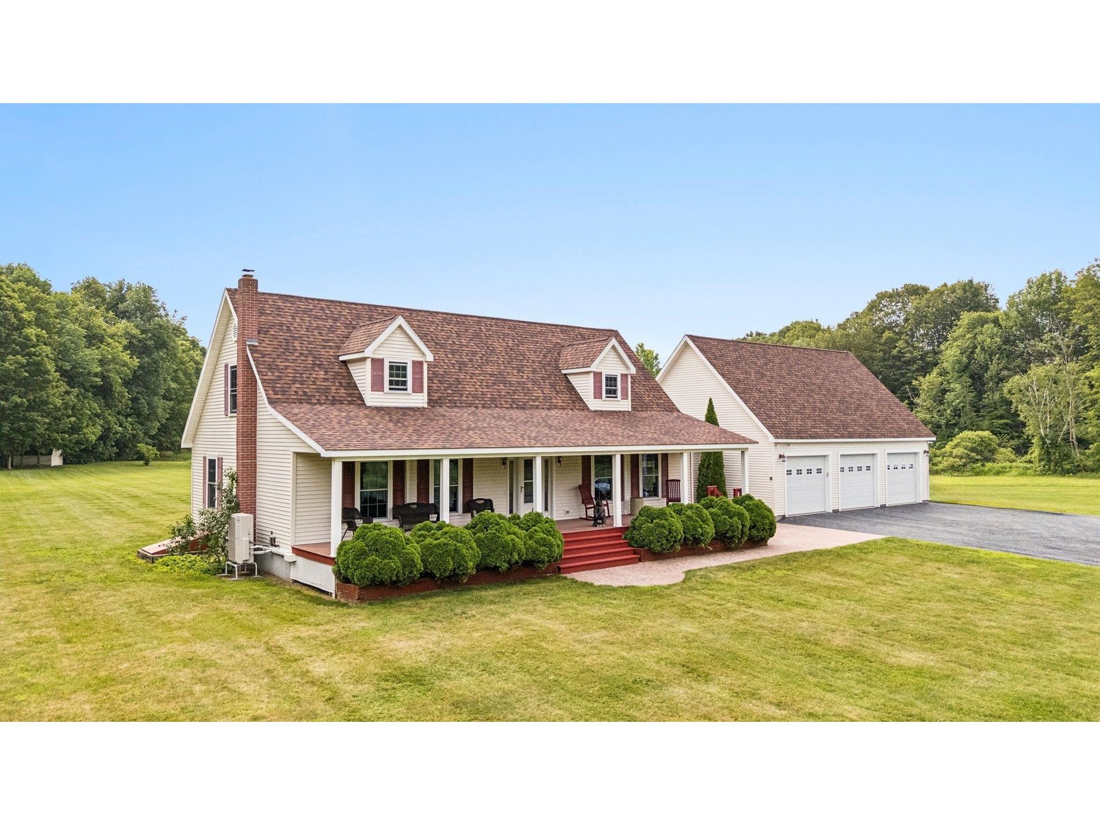 1407 US Route 5, Weathersfield