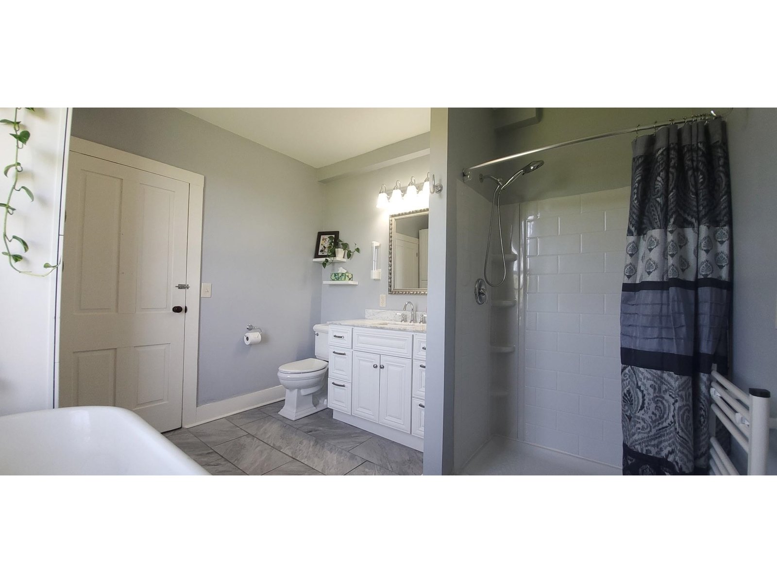 1407 Whittier Hill