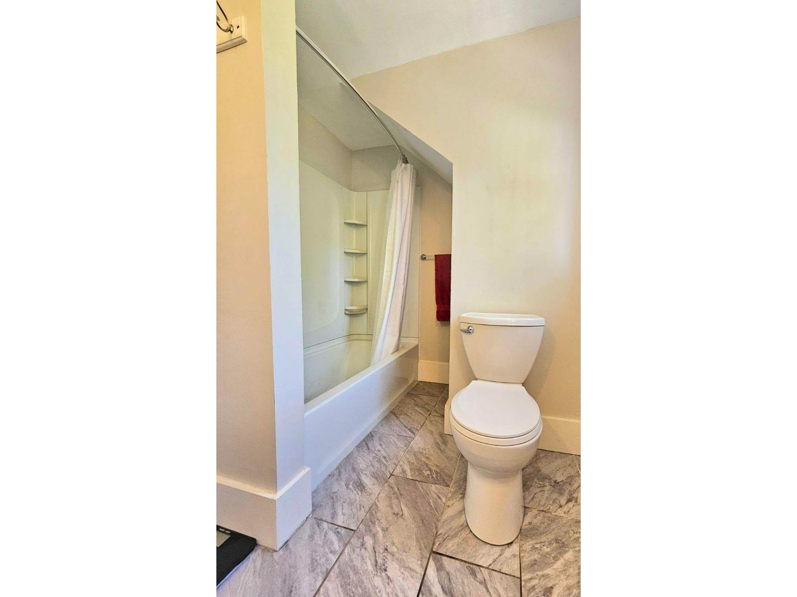 1407 Whittier Hill