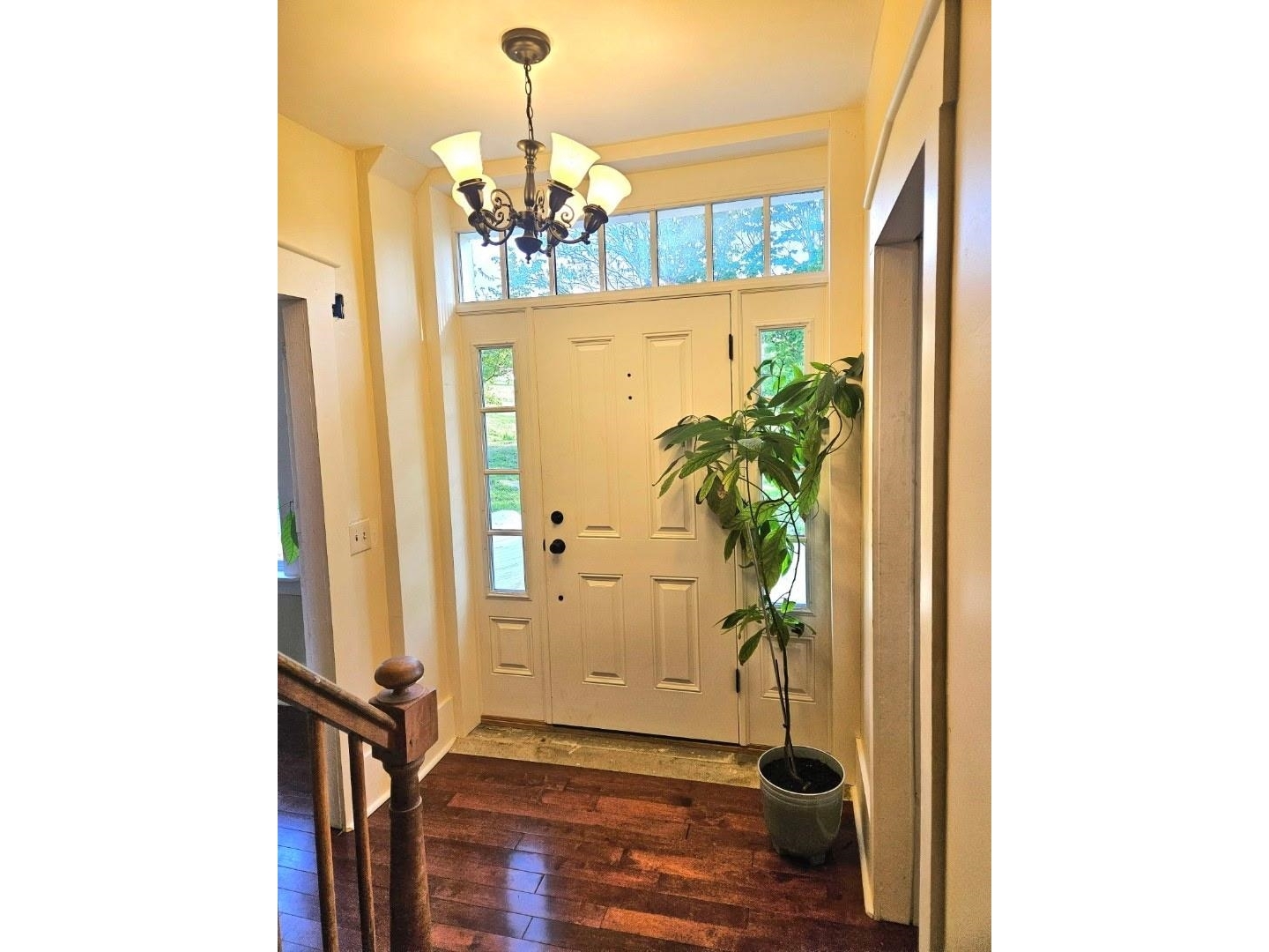 1407 Whittier Hill